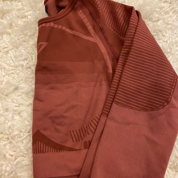 Gymshark BUNDLE Geo seamless crop top AND cropped leggings set NWT SOLD OUT!! - Picture 3 of 3